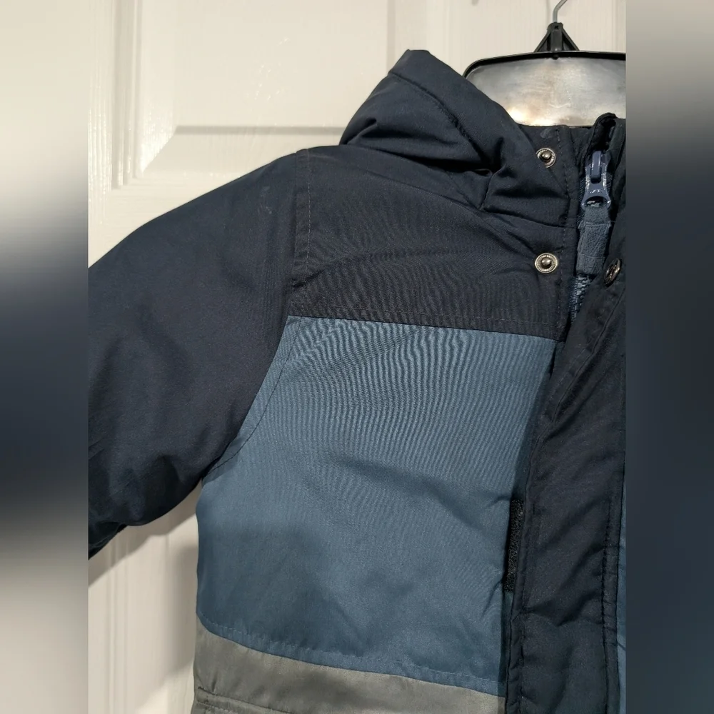 OshKosh B'gosh Toddler Boy Navy & Gray Colorblock Puffer Jacket in Size 3T